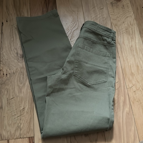 H&M olive green cargo high rise‎ Sz 4 pants NWT - Picture 5 of 9